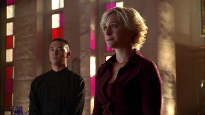 I was thinking about what you said,
and I need your help. - Smallville