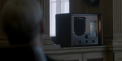 This is London. - The Crown