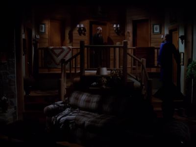 - I thought Daphne's room was--
- They must have switched. - Frasier