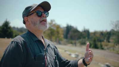 I thought, "I don't know how I'm
going to be able to stay in comics." - Mike Mignola: Drawing Monsters
