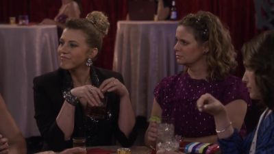 I thought I recognized this music.
They play it at my dermatologist's office. - Fuller House
