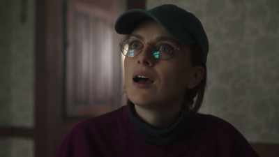 I thought I saw her near the path
to the cliffs, right? - Is There a Killer in My Family?