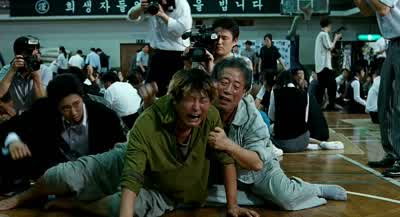 So you screwed up I heard everythingYou grabbed some other girl's handYou left Hyun seo on the groundYour own daughter You call yourself a fucking fatherYou son of a bitchI thought it was Hyun seo's hand - The Host