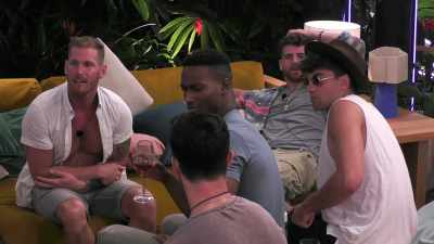>> I THOUGHT IT WOULD BE SOMEONE
ELSE. - Love Island