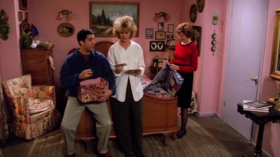 I thought it'd be a closed casket. - Friends