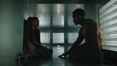 - I thought maybe everyone had powers.
- Before that night, no one did. - Naomi