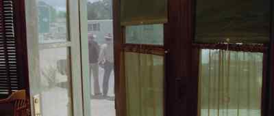 I thought you said
he was going to come alone? - Convoy