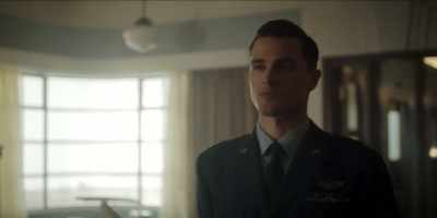 I thought you said you weren't
gonna get too cozy, - Project Blue Book