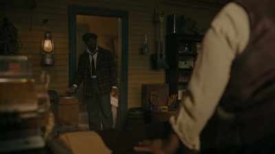 I thought the train
left at eleven. - The Porter