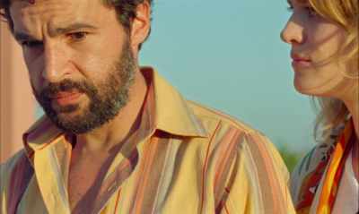 - I thought we were going to keep it.
- No, Kitti's right, it should go home. - Swimming Home