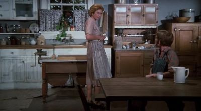 I thought you were watching
the trash fire. - The Waltons