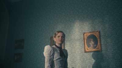 -I THOUGHT YOU'D BE GRATEFUL.
-GRATEFUL? - Miss Scarlet and the Duke