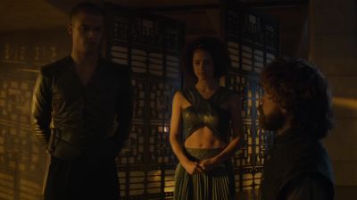 - ( thunder rumbling )
- ( female merchant shouting ) - Game of Thrones