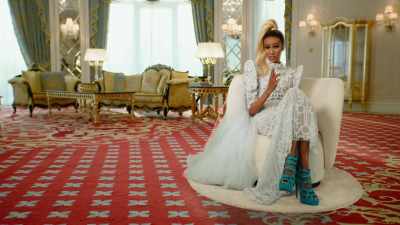 I had to open it again
'cause it was sewn, - The Real Housewives of Dubai