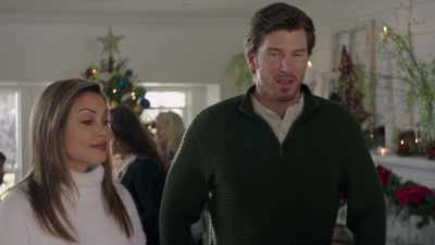I told him that he should go
to New York - Christmas Unleashed