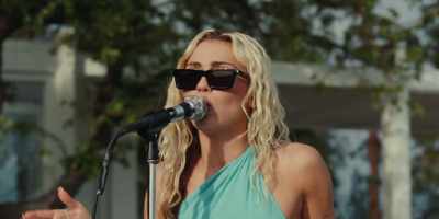 ♪ I told myself I closed that door
Now I'm right back here again ♪ - Miley Cyrus - Endless Summer Vacation (Backyard Sessions)