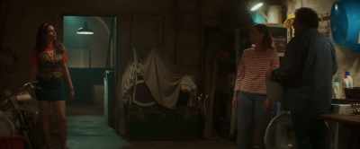 I told you not to interrupt!
We are talking about something important. - Da grandi