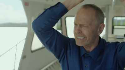 -I told you not to kill it.
-Hey! - 5 Headed Shark Attack
