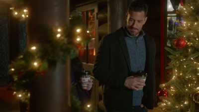 I told you that we would get
this song. Don't worry. - A Country Christmas Harmony