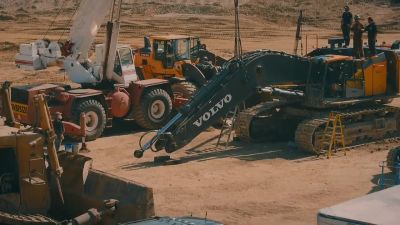 Tony's plan,
remove the 950's 28-foot boom - Gold Rush