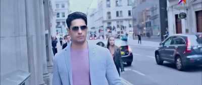 I took my dogs and shifted location... - Aiyaary