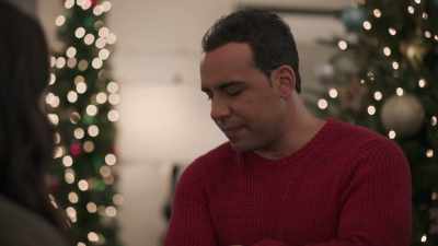 -I tried to find you, but...
-Yeah, I-- - A Christmas Open House