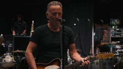 ♪ I tried to summon all that my heart ♪ - Road Diary: Bruce Springsteen and The E Street Band