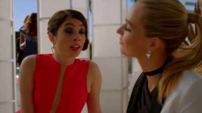 - I tried therapy.
- Yeah? - Famous in Love