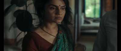- I trusted you with my house key.
- Please let it go, madam. - Lust Stories 2