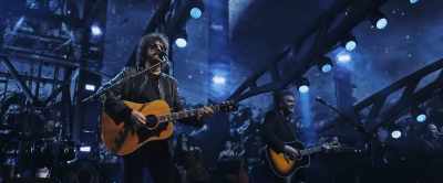 ♪ I turn to stone
when you are gone ♪ - Jeff Lynne's ELO: Wembley or Bust