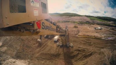 Tyson and Tupper
swing in the super stacker. - Gold Rush