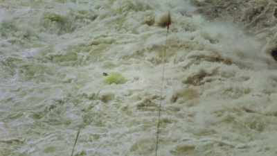 Điều bắt đầu xảy ra là - The River Runner