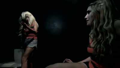 I uhvatiću je živu ili mrtvu! - Dracula in a Women's Prison