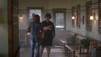 I understand your husband
was a kind man, well-liked. - Reba McEntire's The Hammer