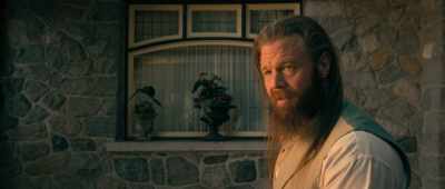 I understand that you were
a circus performer? - The Mysterious Benedict Society