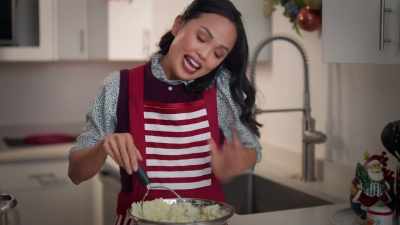 I volunteered for mashed potato
duty, so I need to multitask. - Deck the Walls
