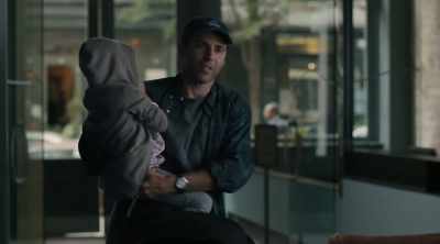 - I was waiting for you here...
- You left his stroller - The Wizard of Lies