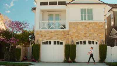 ♪ I wanna feel, feel something good ♪ - Selling The OC