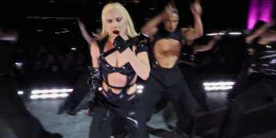 ♪ I wanna kiss you ♪ - Gaga Chromatica Ball