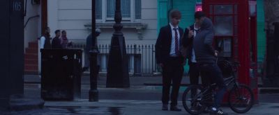 - I want 20's innit. - No, I don't got it. - City of Tiny Lights
