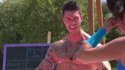 I want a good, clean,
sexy fight. - Love Island