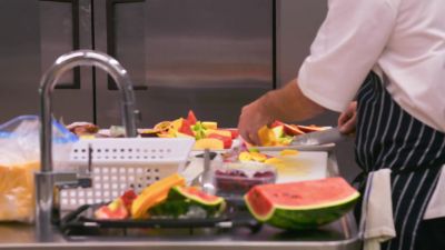 - I want bacon and eggs. - Below Deck