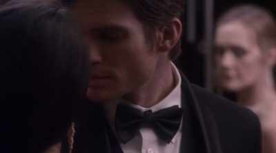 - I want champagne.
- Is that right. - Afterburn/Aftershock
