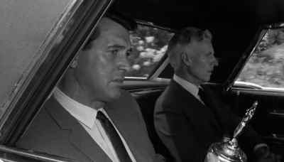 - I want to go back.
- Of course, sir. - Seconds