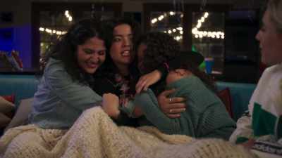 I want in. Unshuckable oyster. - American Pie Presents: Girls' Rules
