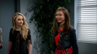 -I want to play Smiley!
-You're not right for it. - Girl Meets World