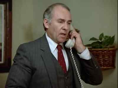 I want to speak to Miss Holt. - Remington Steele