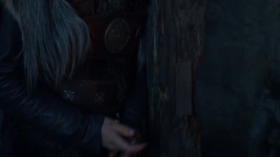 I want this stone set into the handle. - The Last Kingdom