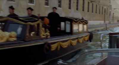 I want to stop at this church. - Don't Look Now