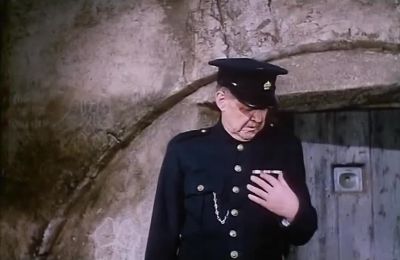 I want the German commandant - Triple Cross